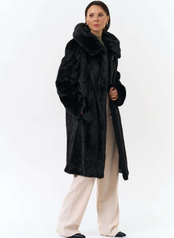 Черная норковая шуба с капюшоном