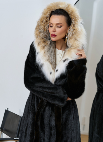 Норковая шуба с рысью в черном цвете