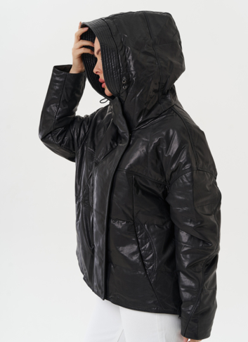 Утепленная куртка из натуральной кожи с капюшоном