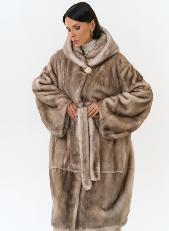 Женская шуба из меха норки с капюшоном