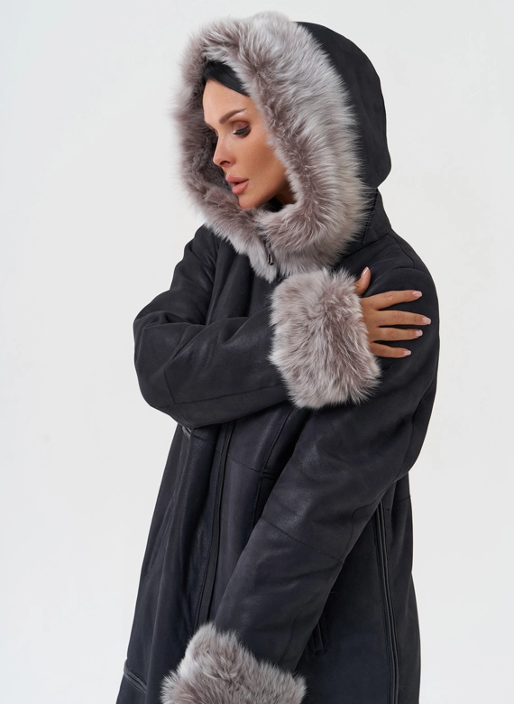 Дубленка с отделкой из тосканы с капюшоном