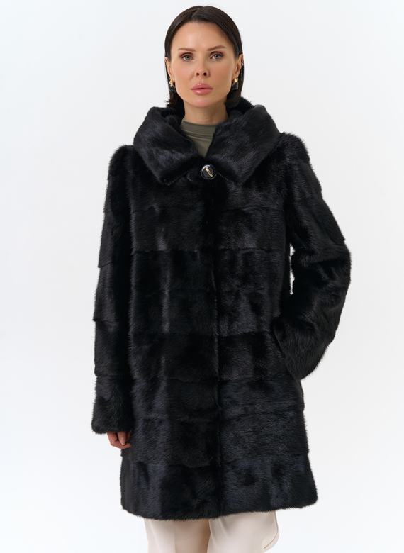 Шуба из норки с капюшоном черного цвета